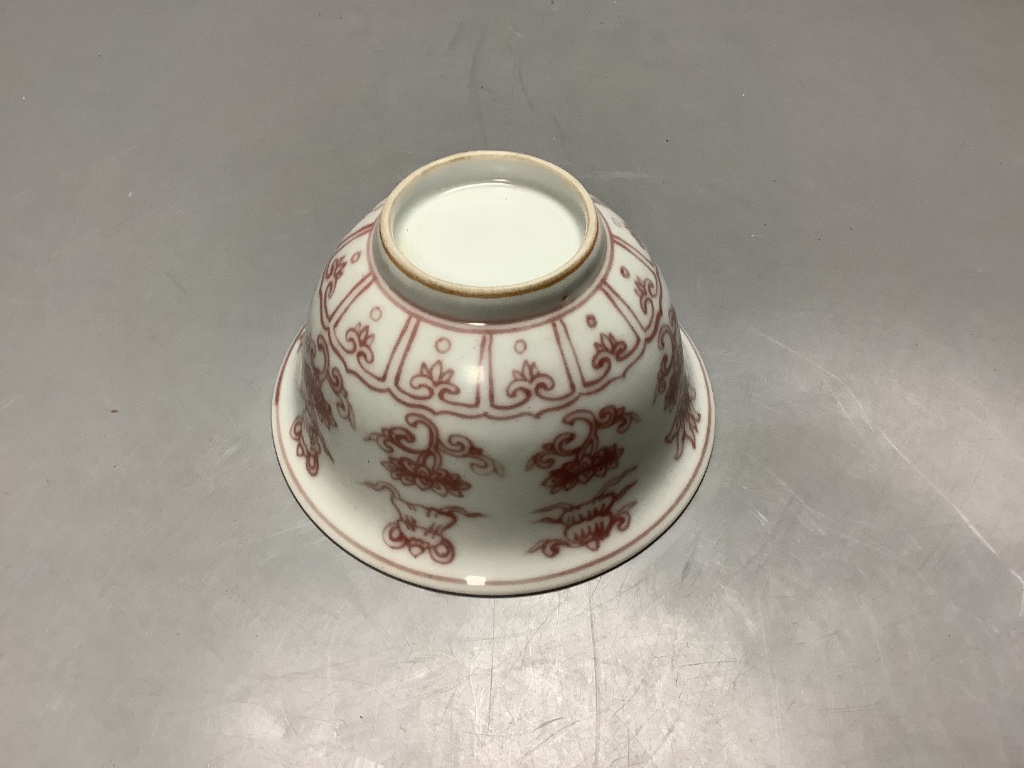 A Chinese underglaze copper red bowl, diameter 12cm